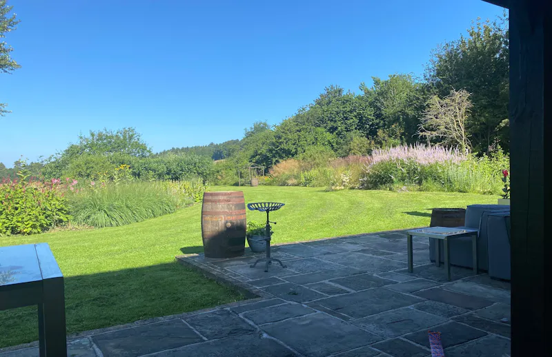 Luxe barn conversion in Dorking, L731 (photo 64)