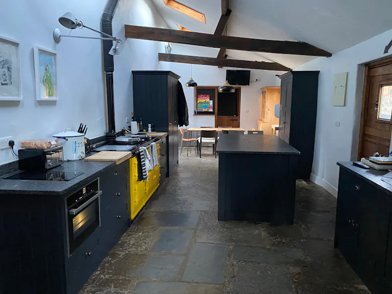 Kitchen at Luxe barn conversion in Dorking, L731 (photo 2)