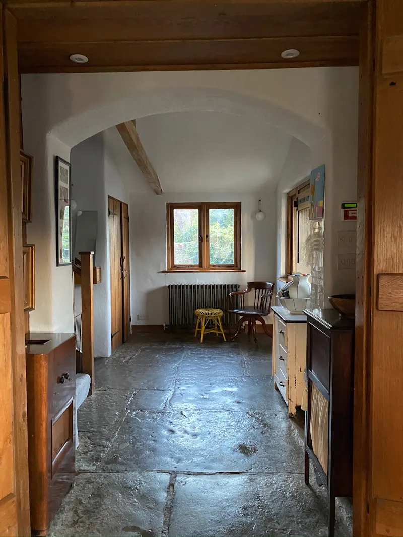 Luxe barn conversion in Dorking, L731 (photo 37)