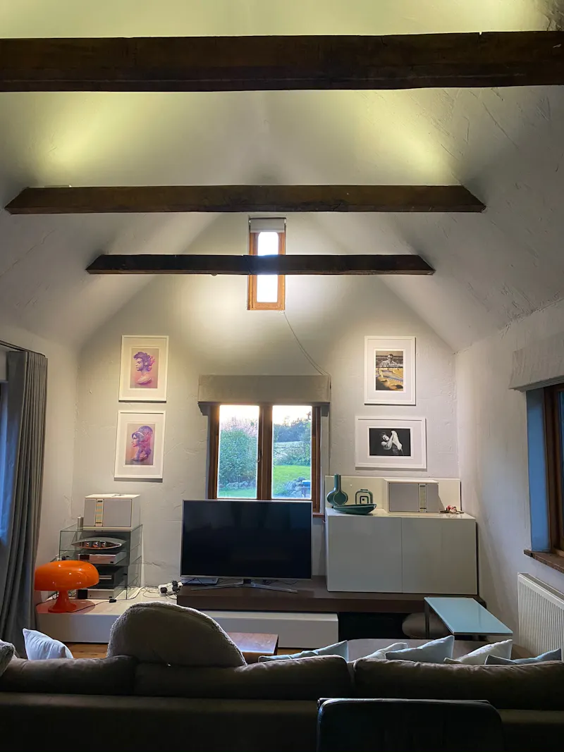 Sitting room at Luxe barn conversion in Dorking, L731 (photo 45)