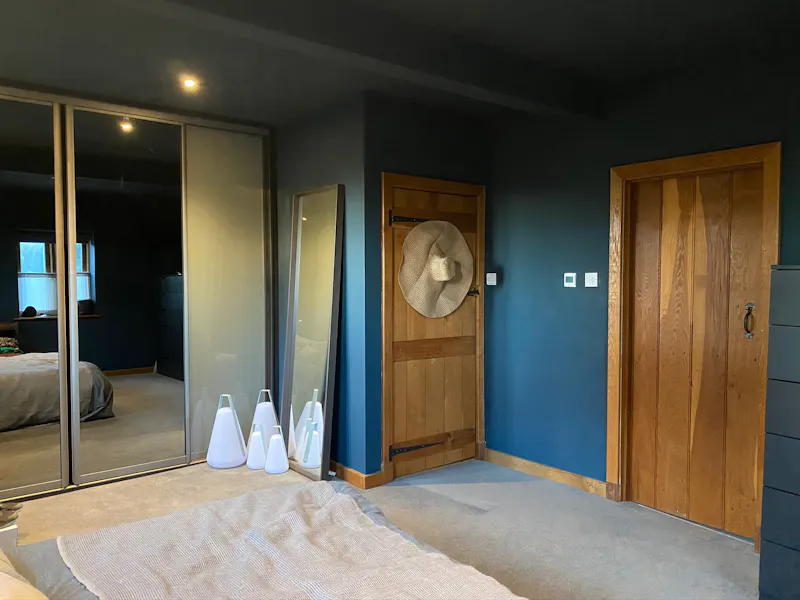 Bedroom at Luxe barn conversion in Dorking, L731 (photo 44)