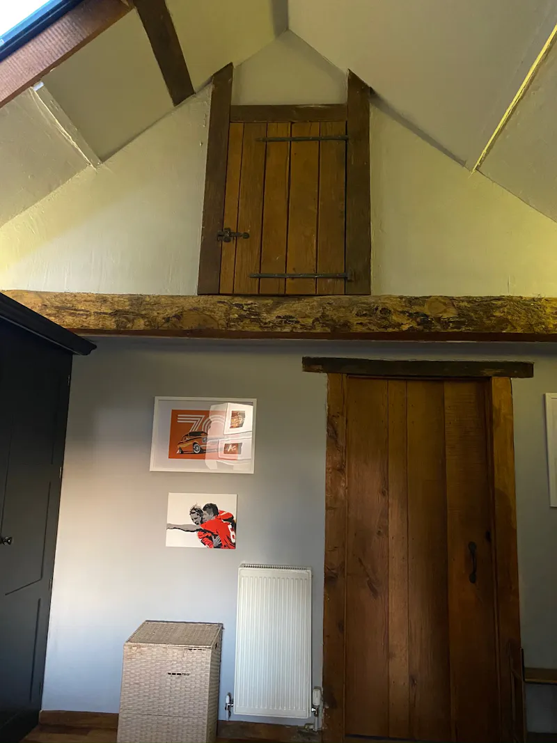 Luxe barn conversion in Dorking, L731 (photo 40)