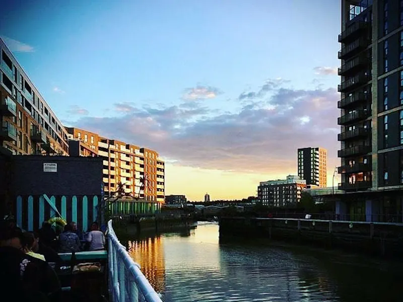 Views - Thames at Drive-in Greenwich warehouse, N408 (photo 9)