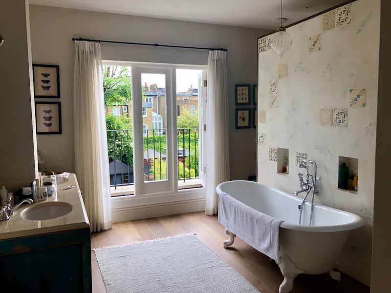 Bathroom at 5-Floor Kensington Townhouse, D2644 (photo 7)
