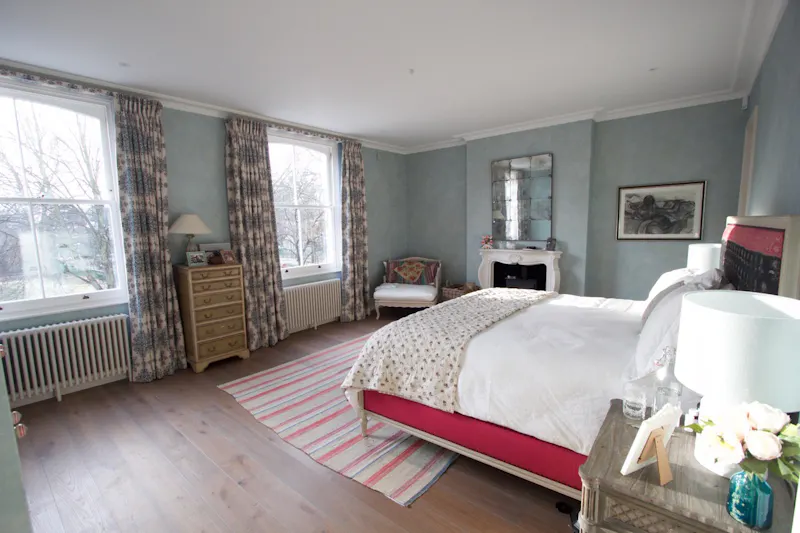 Bedroom at 5-Floor Kensington Townhouse, D2644 (photo 6)