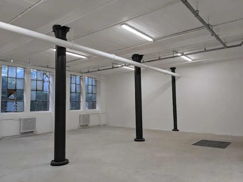 Peckham warehouses and rooftops, N248 (photo 14)