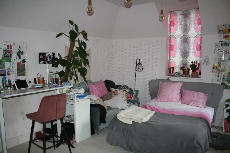 Bedroom - teen at 1900's Vicarage in Putney, D2580 (photo 59)