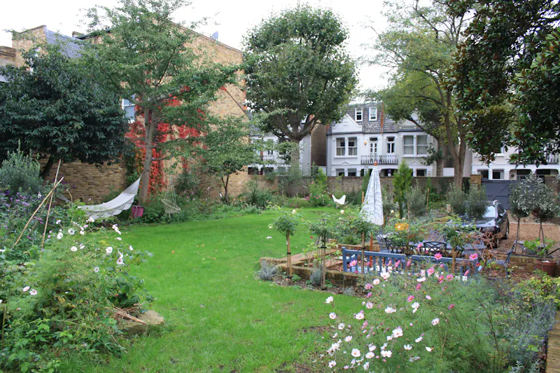 Garden at 1900's Vicarage in Putney, D2580 (photo 95)