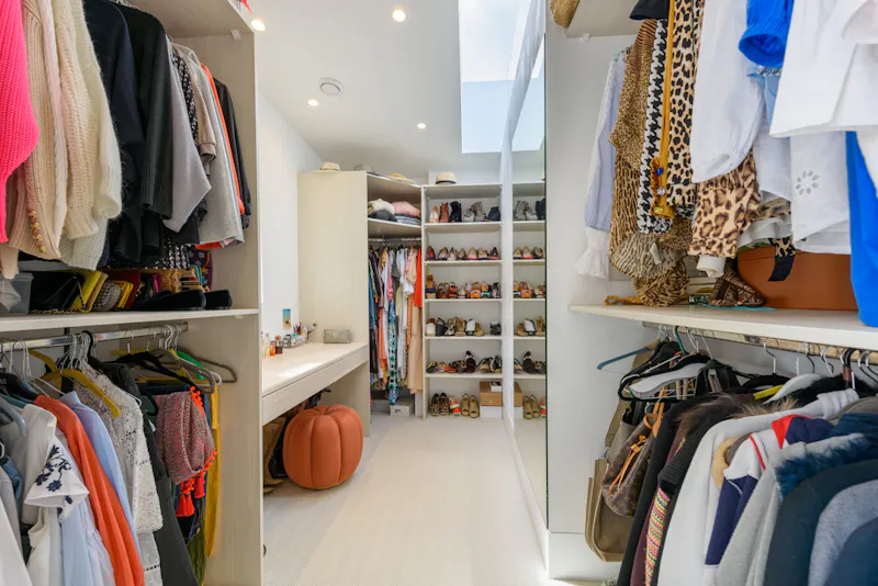 Dressing room at Bel Air modern home, D2582 (photo 18)