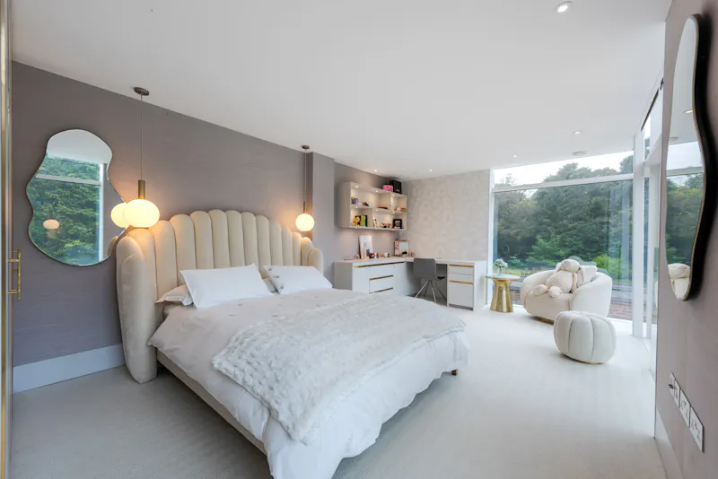 Bedroom at Bel Air modern home, D2582 (photo 38)