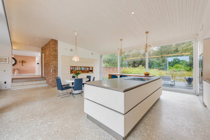 Kitchen at Bel Air modern home, D2582 (photo 7)