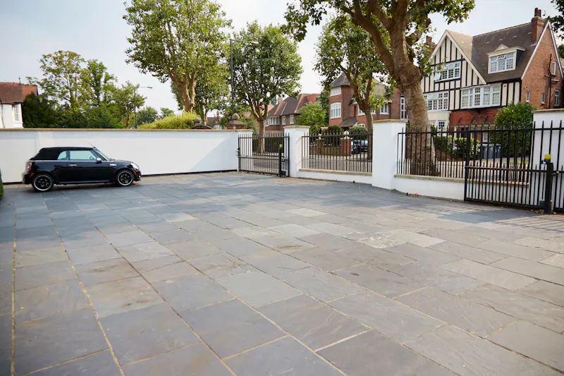 Driveway at Contemporary Brondesbury home, D1862 (photo 106)