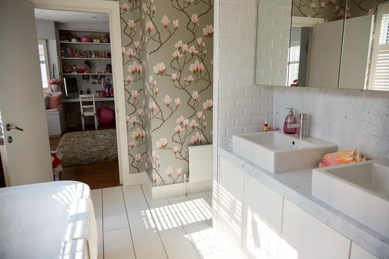 Bathroom at Contemporary Brondesbury home, D1862 (photo 61)