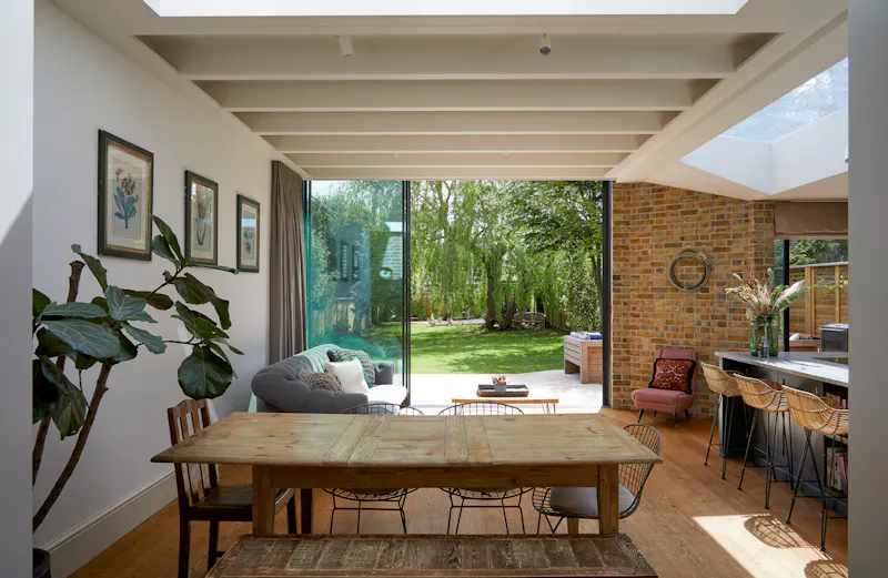 Dining room at West Dulwich luxe house, D2588 (photo 15)