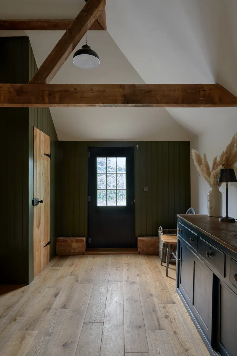 Beams at Silchester Barn conversion, L699 (photo 21)