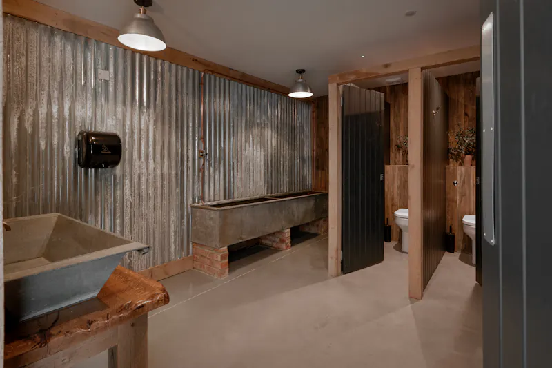 Silchester Barn conversion, L699 (photo 19)