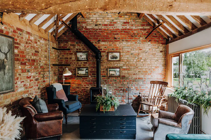 Sitting room at Silchester Barn conversion, L699 (photo 14)