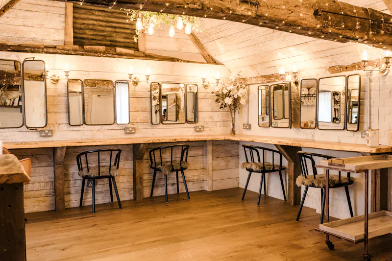 Silchester Barn conversion, L699 (photo 9)