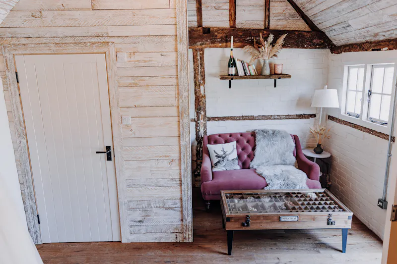 Silchester Barn conversion, L699 (photo 23)