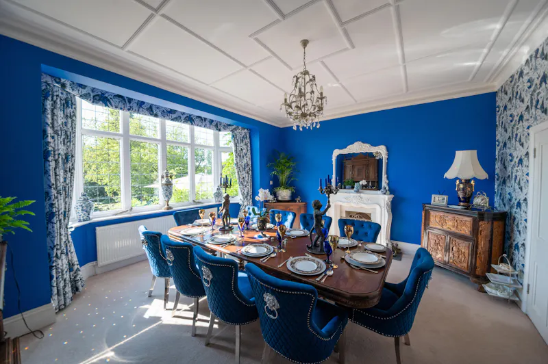 Dining room at West Chiltington manor, E514 (photo 17)