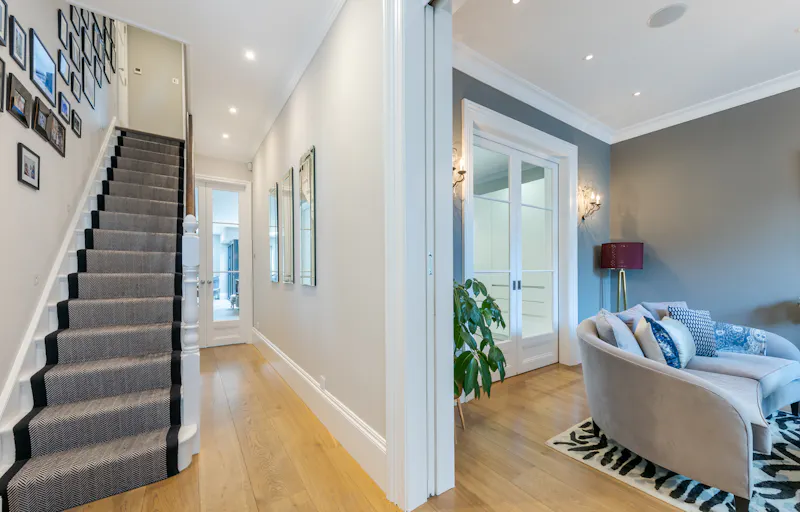 Victorian home Streatham , B1951 (photo 16)