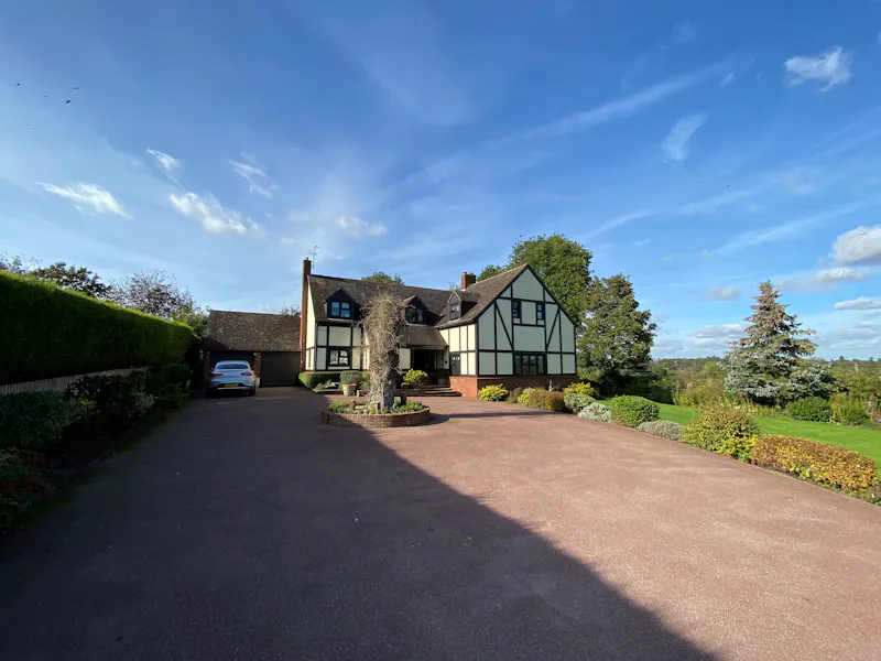 Large tudor house Westoning, M350 (photo 26)