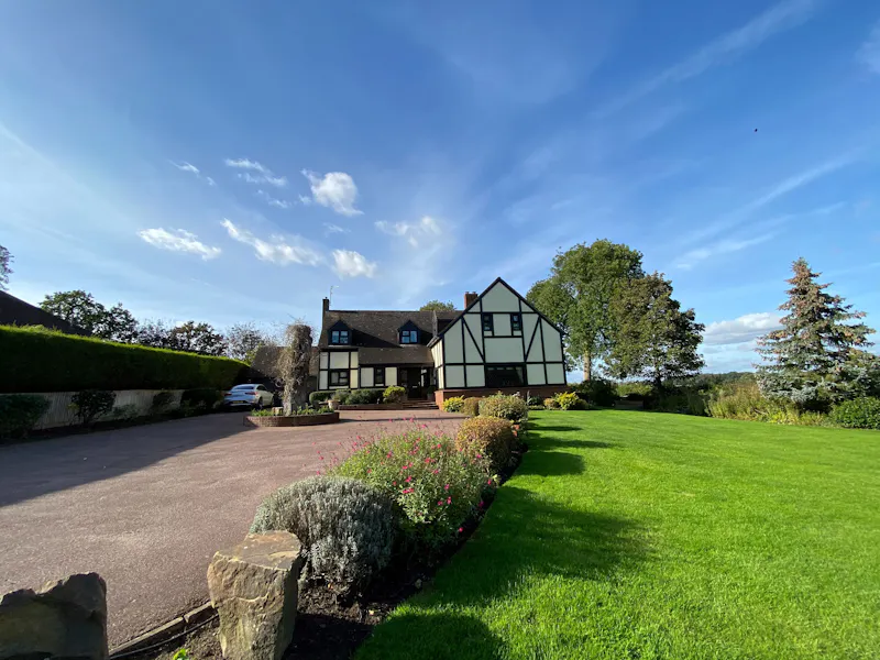 Large tudor house Westoning, M350 (photo 25)