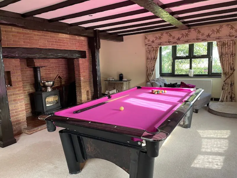 Games room at Large tudor house Westoning, M350 (photo 5)