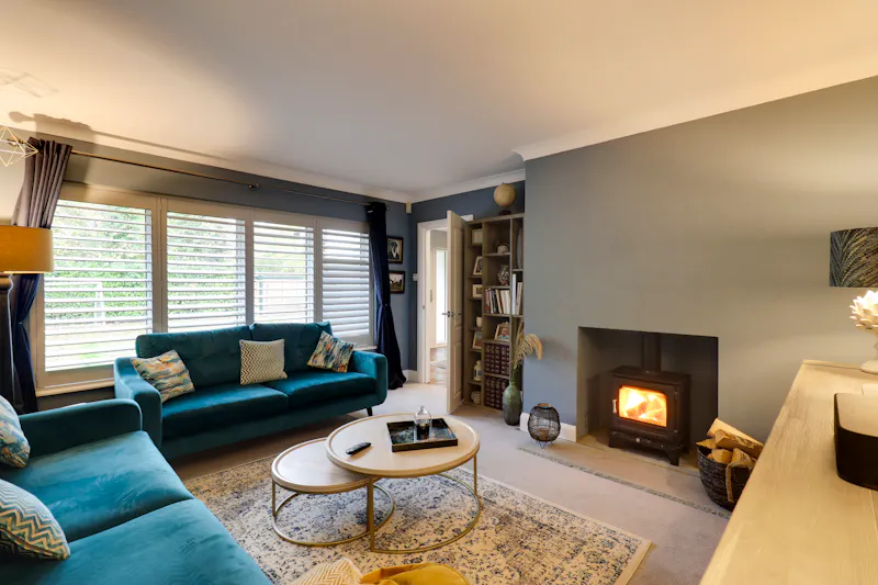 Living Room at Large house in Cookham , D2595 (photo 8)