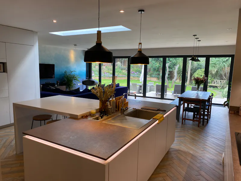 Kitchen at Large semi in Ealing, D2586 (photo 3)