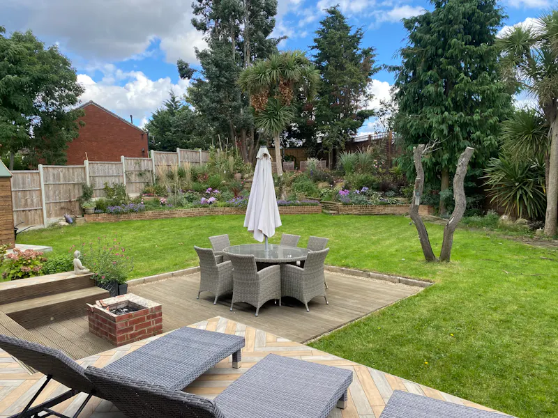 Terrace/Patio at Large semi in Ealing, D2586 (photo 17)