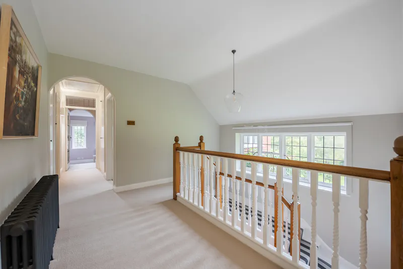 Landing at Large house in Great Missenden, D2589 (photo 17)