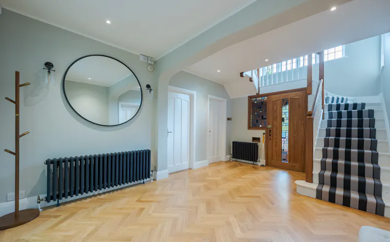 Entrance hall at Large house in Great Missenden, D2589 (photo 15)