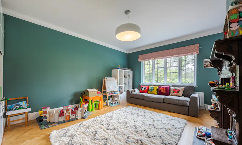 Nursery at Large house in Great Missenden, D2589 (photo 9)