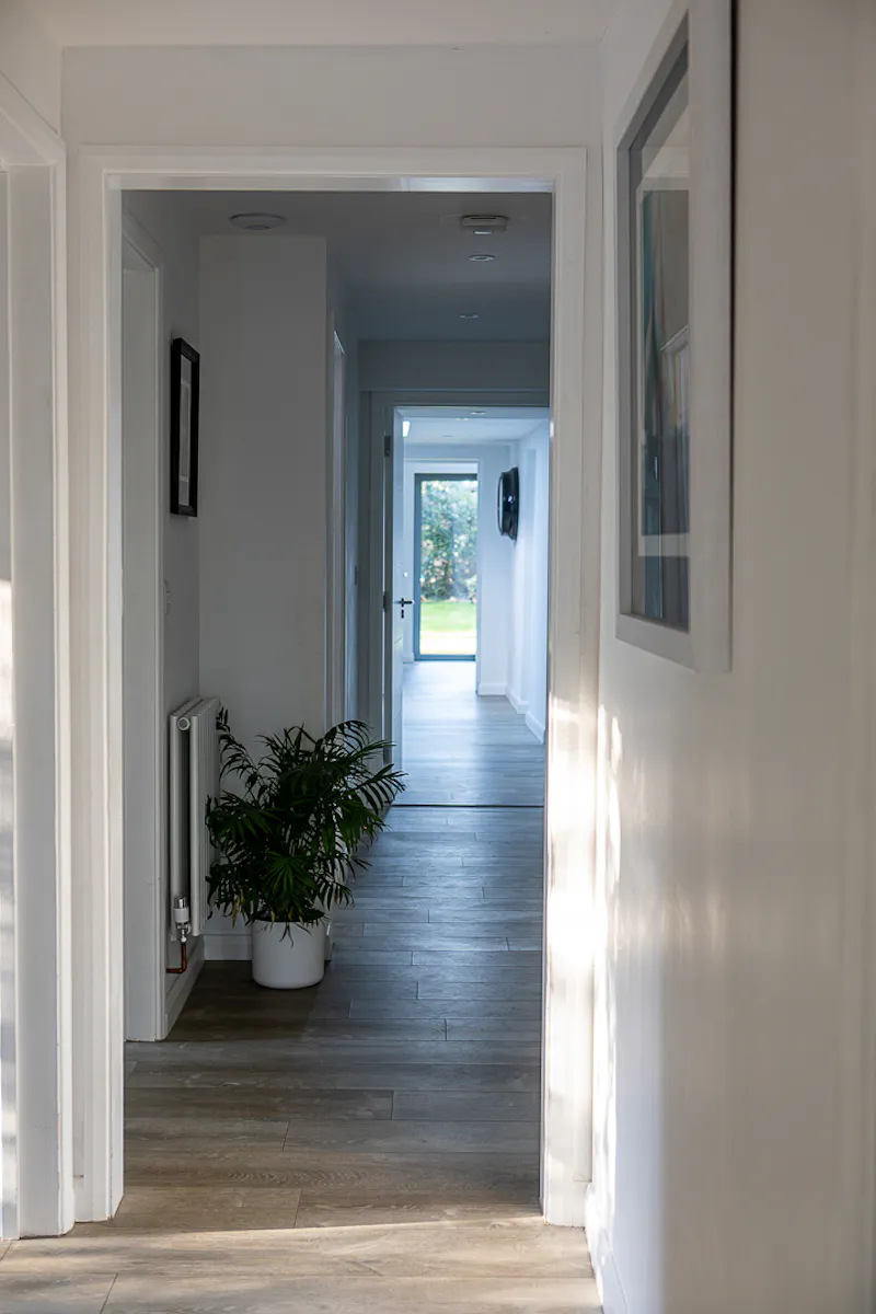 Corridor at Chichester beach house, D2692 (photo 27)