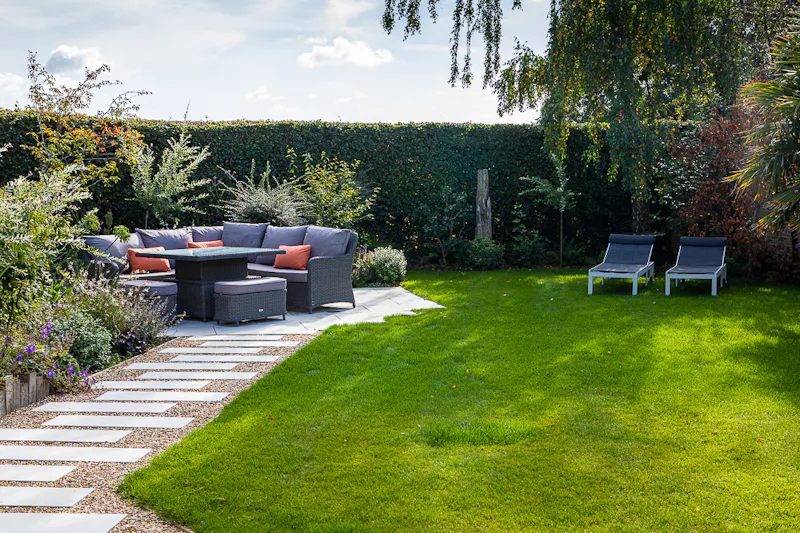 Garden at Chichester beach house, D2692 (photo 33)