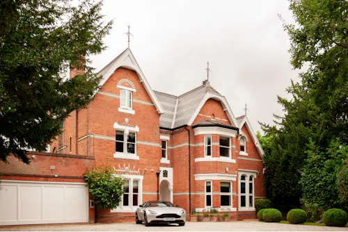 Stylish Chislehurst villa, B1990
