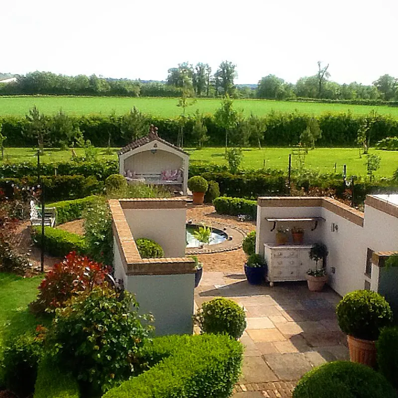 Garden at Timber cottage in Ware , D2591 (photo 14)