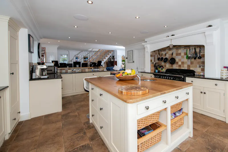 Kitchen at Modern pool house Haddon, D2598 (photo 5)