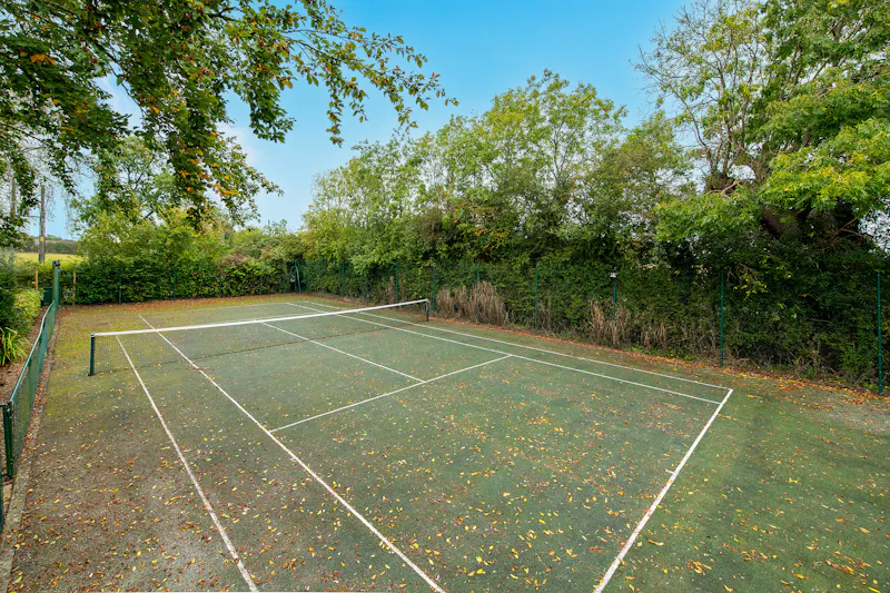 Tennis court at Modern pool house Haddon, D2598 (photo 22)