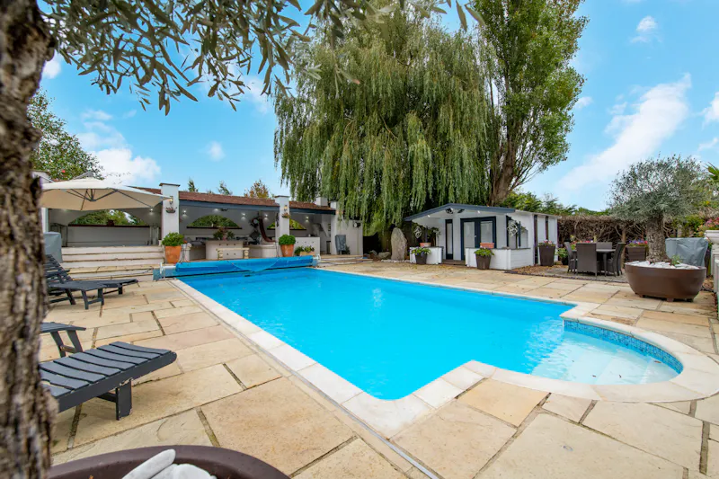 Swimming pool - outdoor at Modern pool house Haddon, D2598 (photo 16)