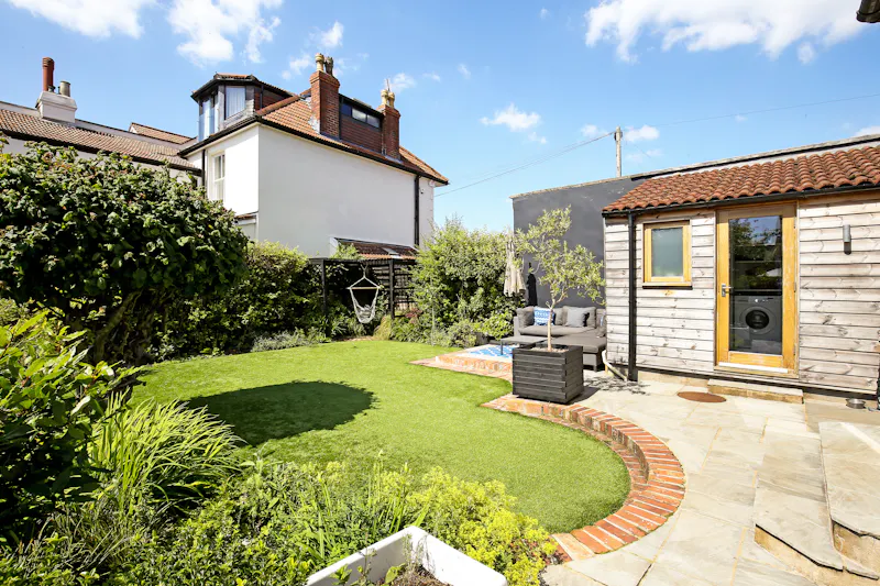 Contemporary Bristol home, B1837 (photo 27)
