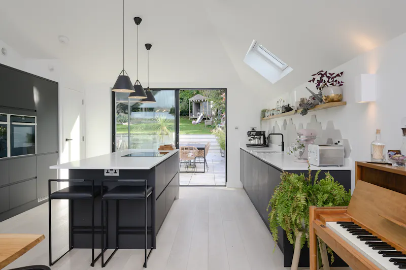 Haslemere modern house, D2590 (photo 4)