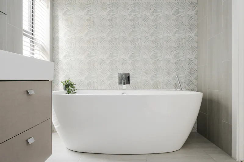 Bath - rolltop at Haslemere modern house, D2590 (photo 46)