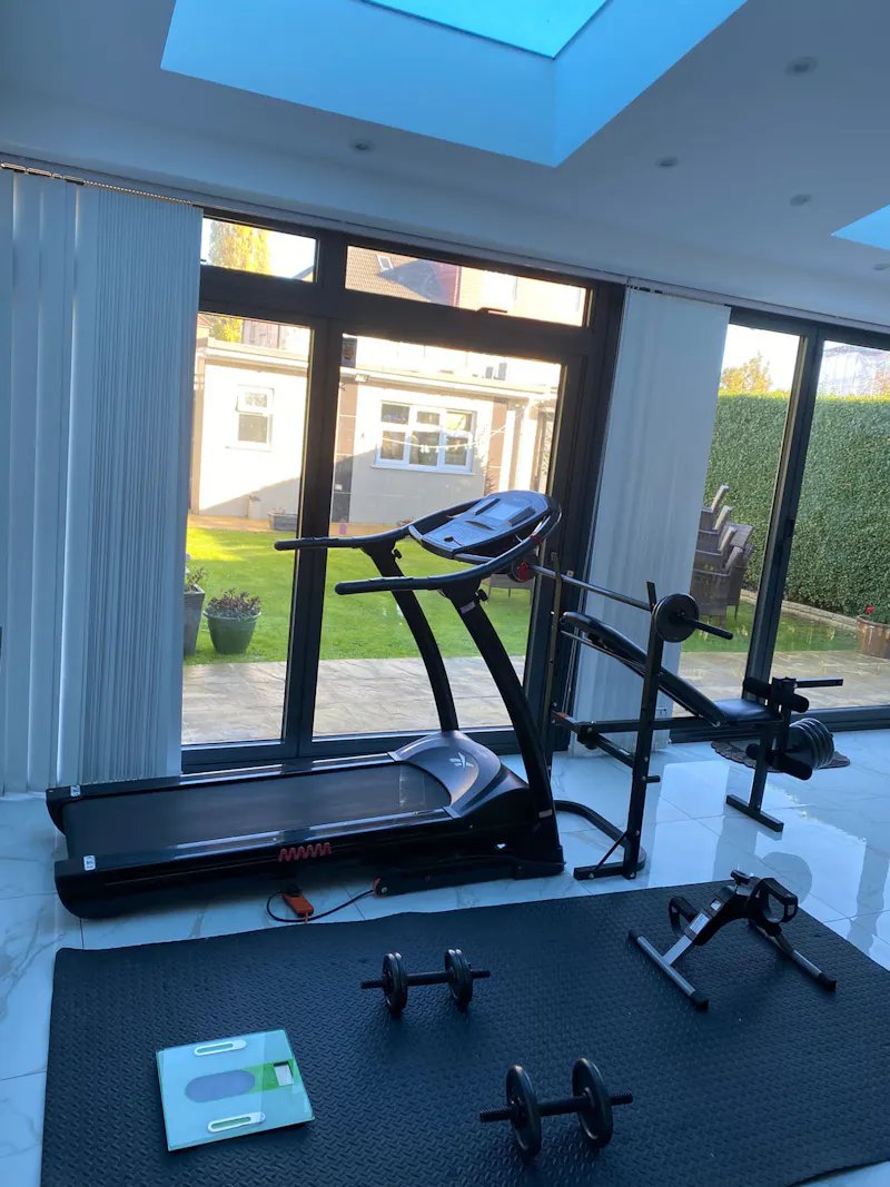 Gym at Large semi in Wembley , B1956 (photo 12)