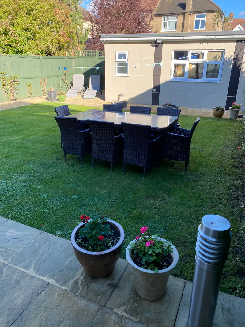 Garden at Large semi in Wembley , B1956 (photo 37)