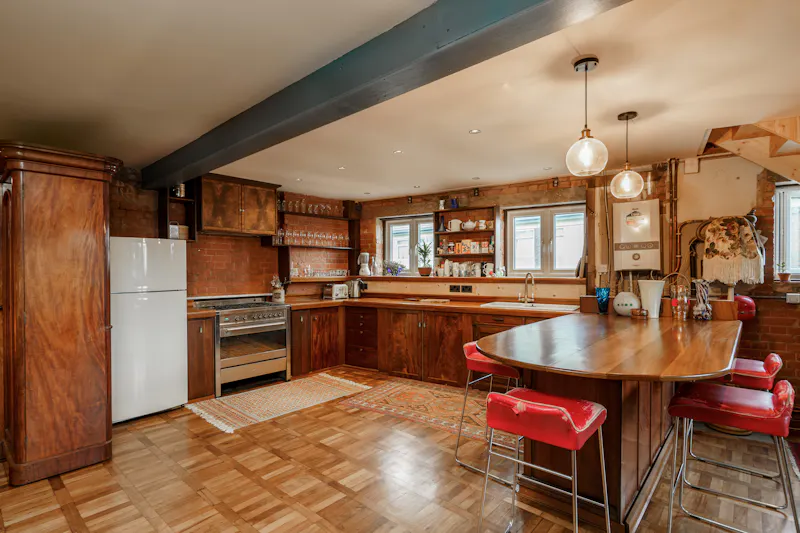 Kitchen at Converted Hackney church , F899 (photo 8)