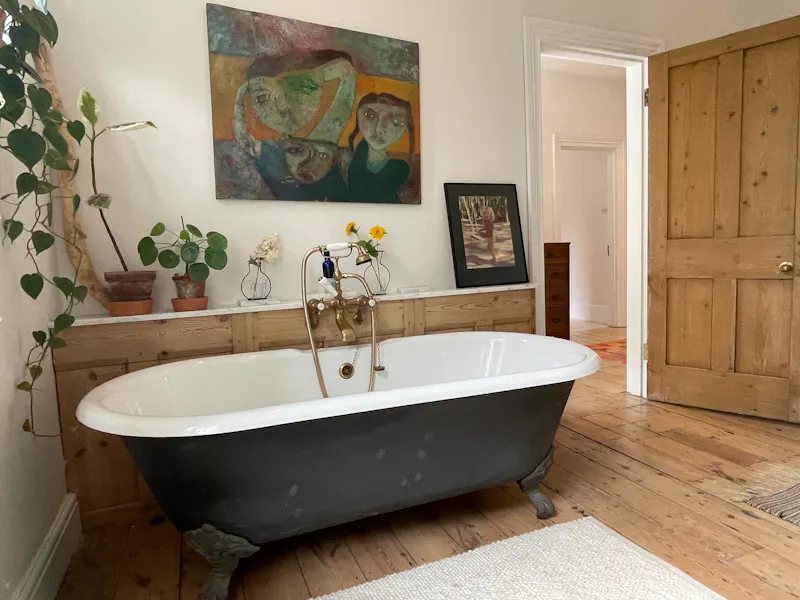 Bath - rolltop at Stripped back Penge house, B1775 (photo 40)
