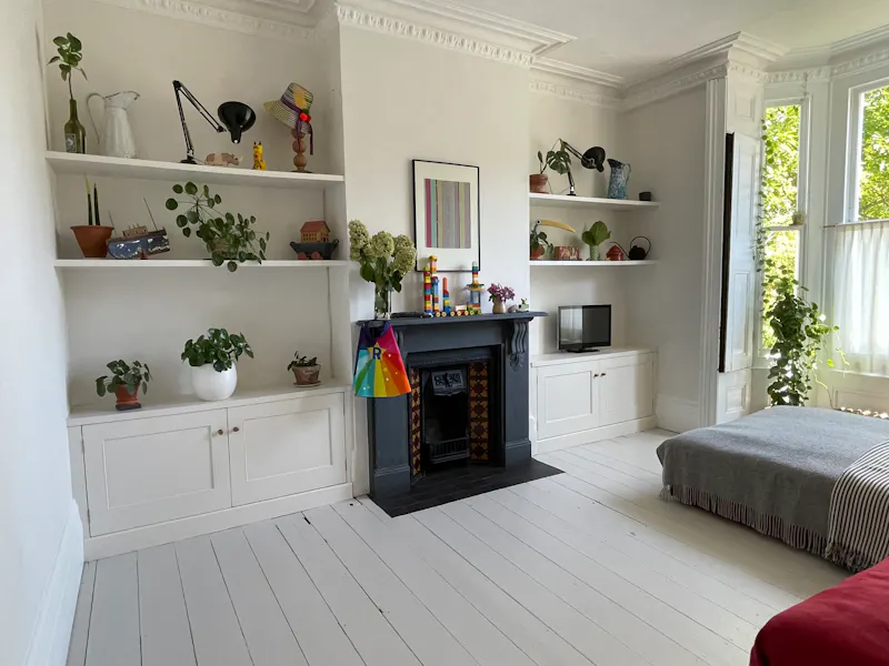 Sitting room at Stripped back Penge house, B1775 (photo 4)