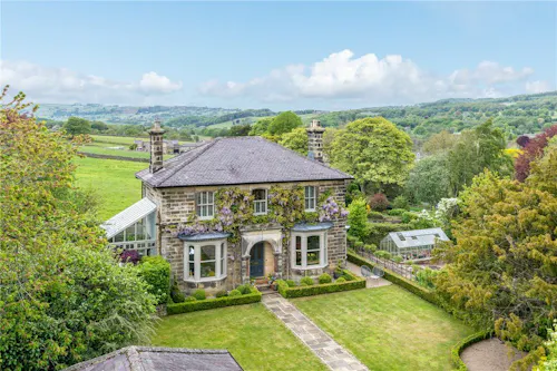 Harrogate Hebden Lodge, B2000